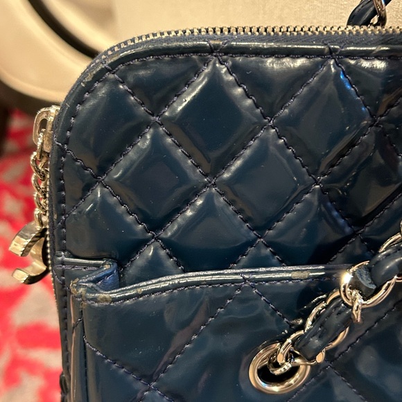 Authentic CHANEL Patent Quilted Purse - Picture 6 of 15